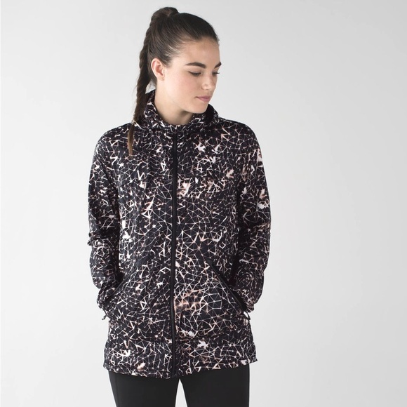 Lululemon Miss Misty II Jacket Size 4 SCMX Star Crushed Multi WindH2O Resist - Picture 1 of 7